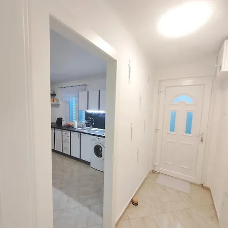 Kesovija Apartman *