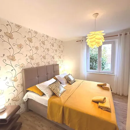 Cozy Kesovija Near Old Town *