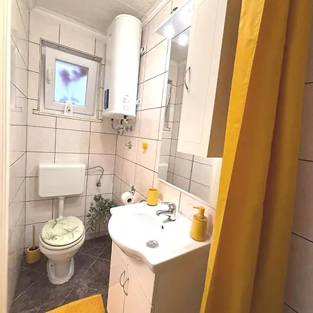 Cozy Kesovija Near Old Town Apartamento *