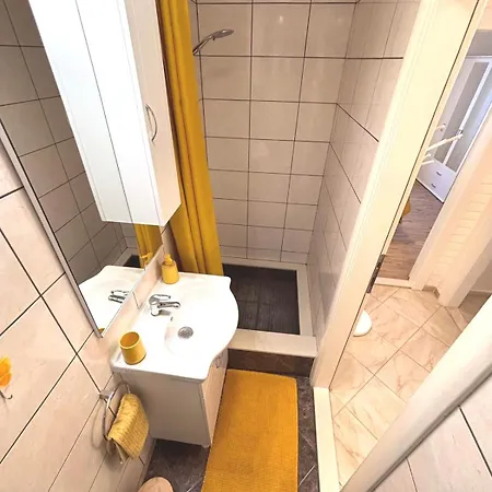 Cozy Kesovija Near Old Town *