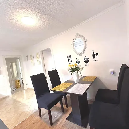 Cozy Kesovija Near Old Town Apartamento *