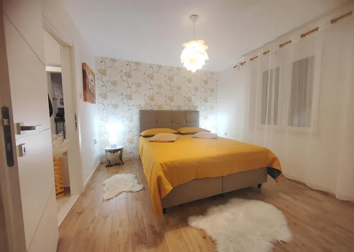 Cozy Kesovija Near Old Town Lejlighed *